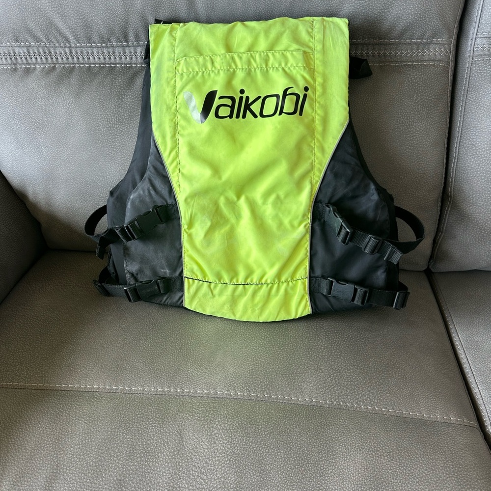 Vaikobi Black and Yellow PFD - Picture 3 of 3